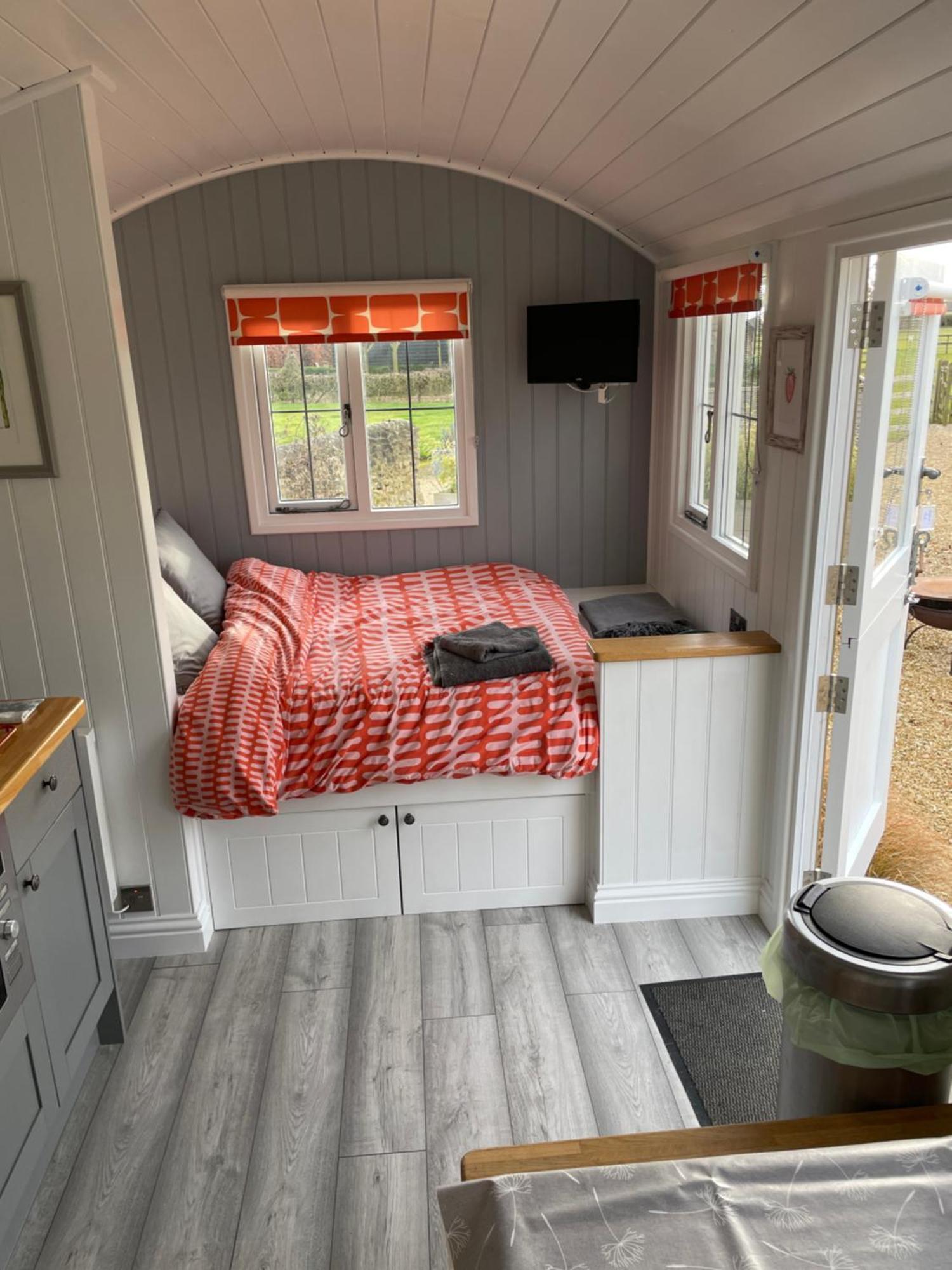 The Shepherd'S Hut Mixbury Eksteriør billede